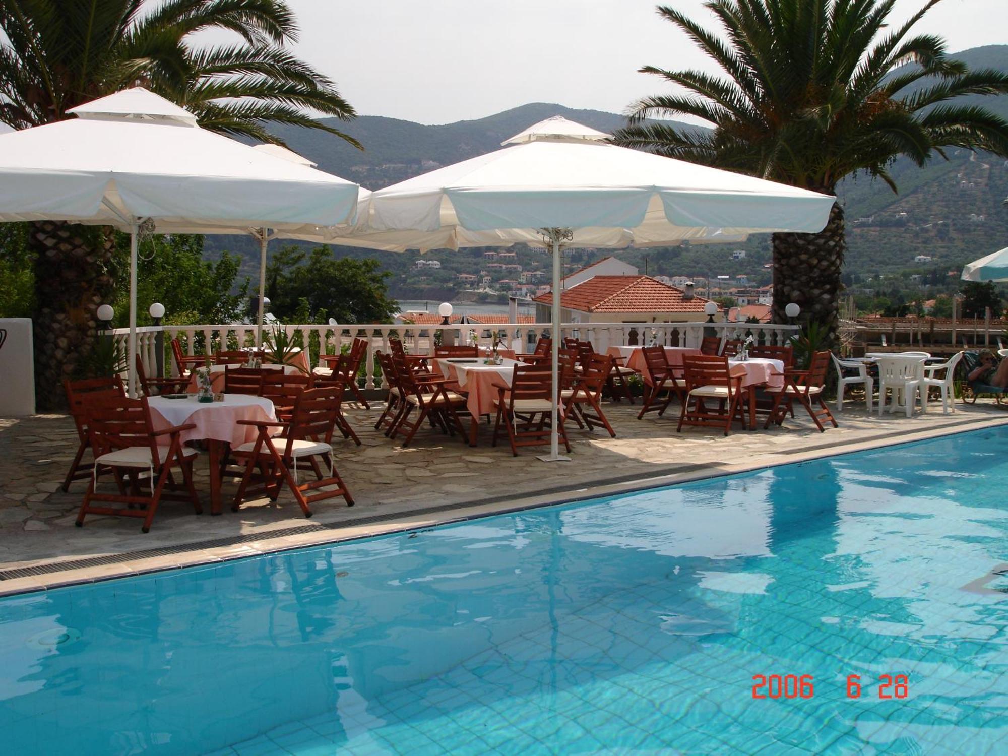 Dionyssos Hotel Skopelos Town Bagian luar foto